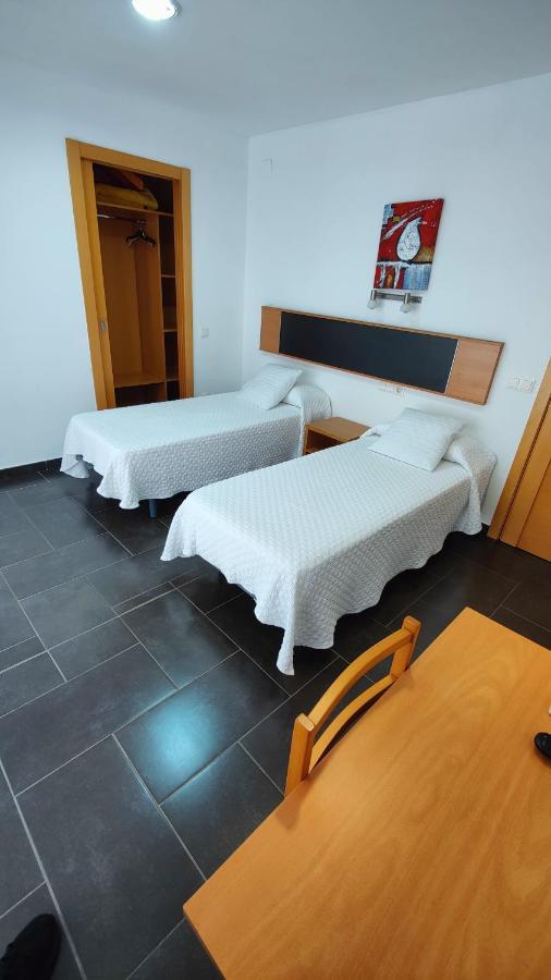 Hostal Manel Pineda de Mar Exterior photo