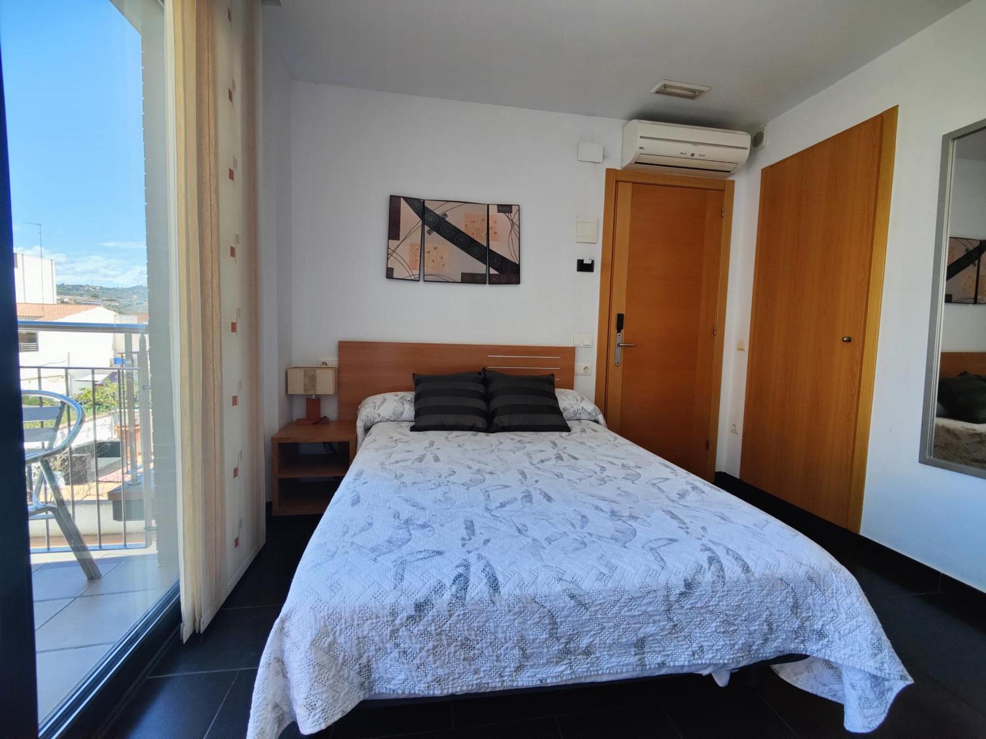 Hostal Manel Pineda de Mar Exterior photo